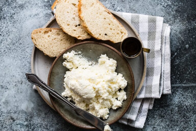 How-to-Make-Ricotta-Cheese-Culinary-Hill-HR-08-e1666211323424-1200x800