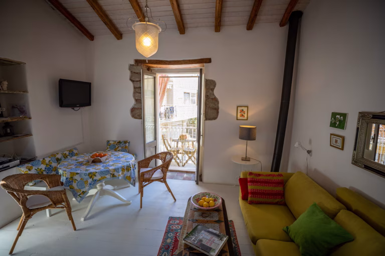 f8829ac4-188a-48cc-a110-fa42b17e6bda